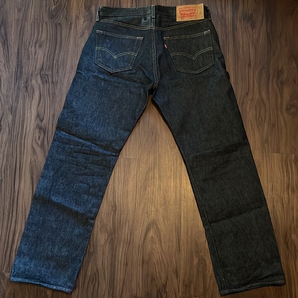 Levi Strauss & Co. • 501  Original • 32 X 30 • San Francisco • Straight • Denim - Picture 6 of 11